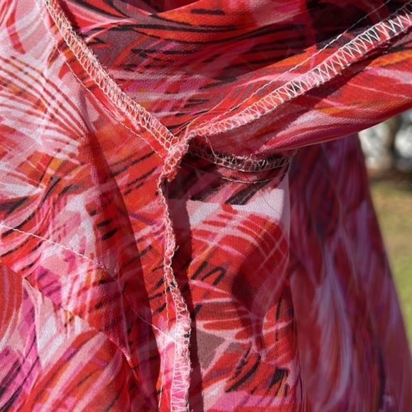 ~eN Jennifer Lopez red embellished cold-shoulder top - Picture 14 of 16